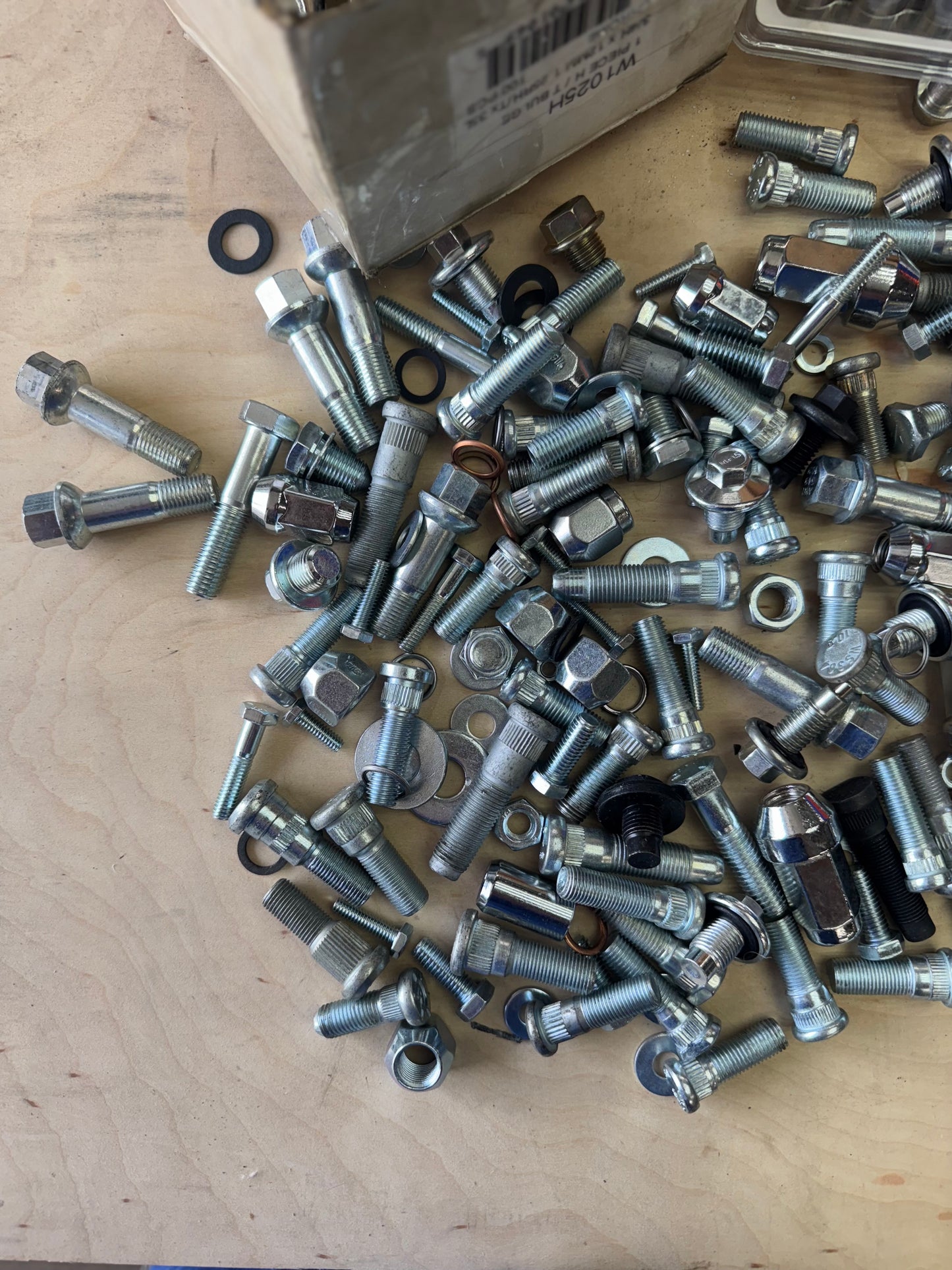Lot of Automotive Hardware, 200+ pieces, wheel studs, lug nuts, metric