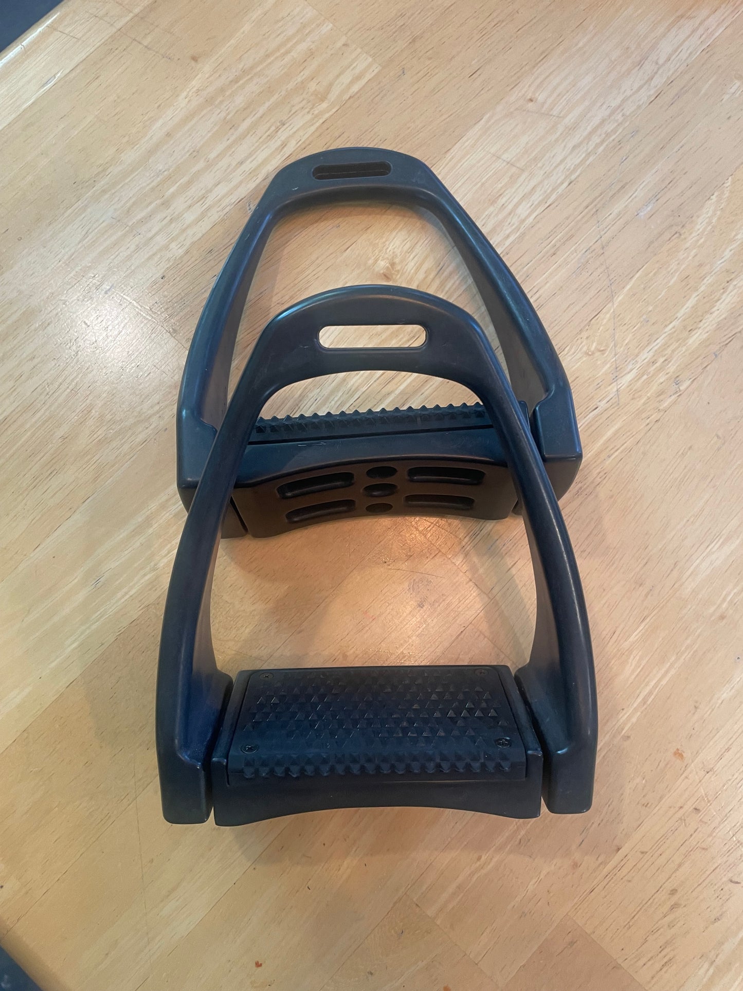 Grand Prix Adjustable Stirrups & Pads GP330 Black and Gray