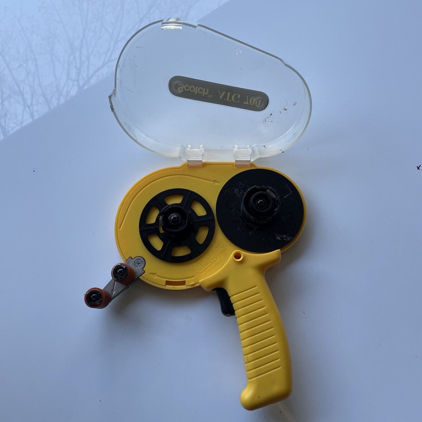 Scotch ATG 700 Adhesive Tape Gun Yellow