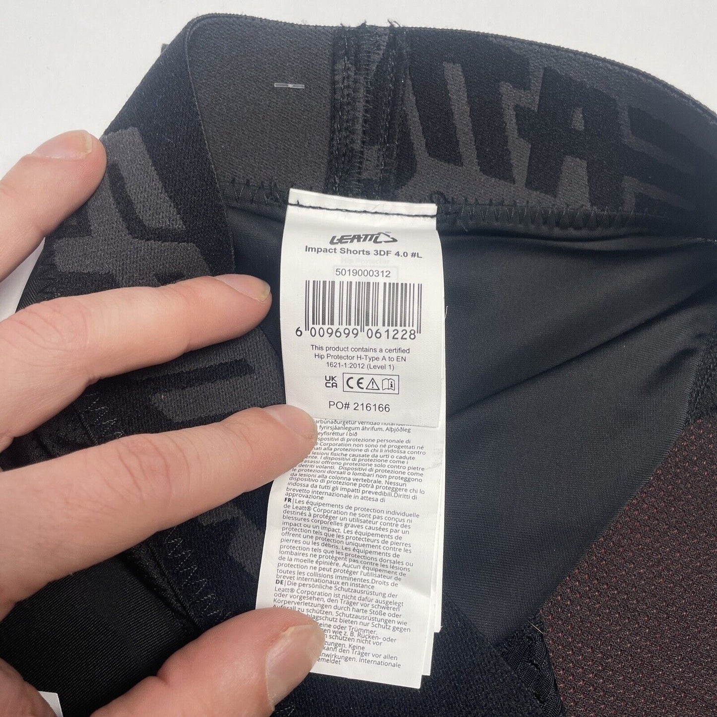 NEW Leatt Impact Base Short DBX 4.0 Large (34") Black