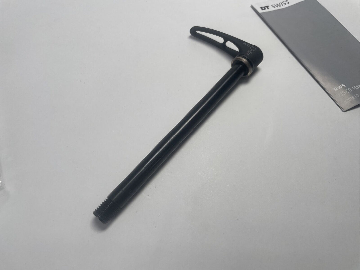 DT Swiss RWS 12x142mm Rear Thru Axle w/ Flat Washer 168mm length 12x 1.0mm pitch
