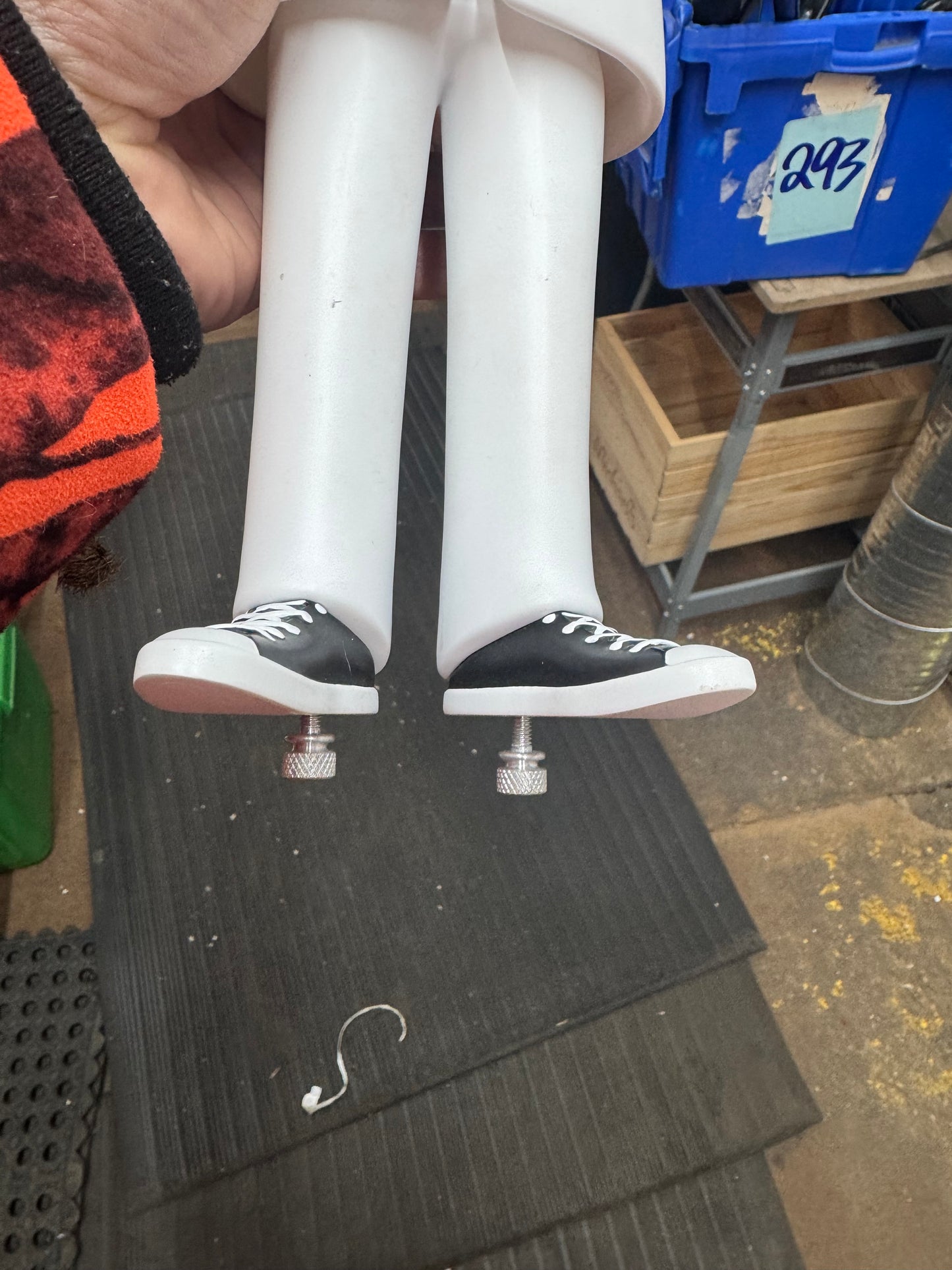 Skeleton Man, threaded base